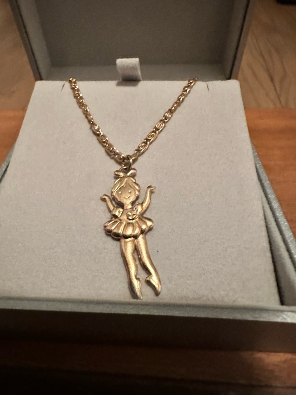 EUC Avon Gold Ballerina Pendant Necklace
